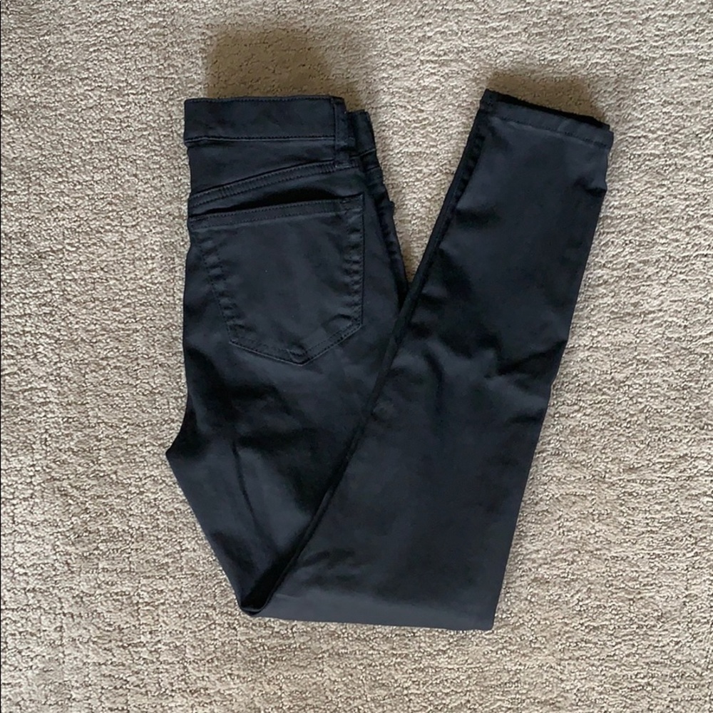 ⭐️⭐️CLEAROUT⭐️⭐️ TOPSHOP Coated skinny jeans